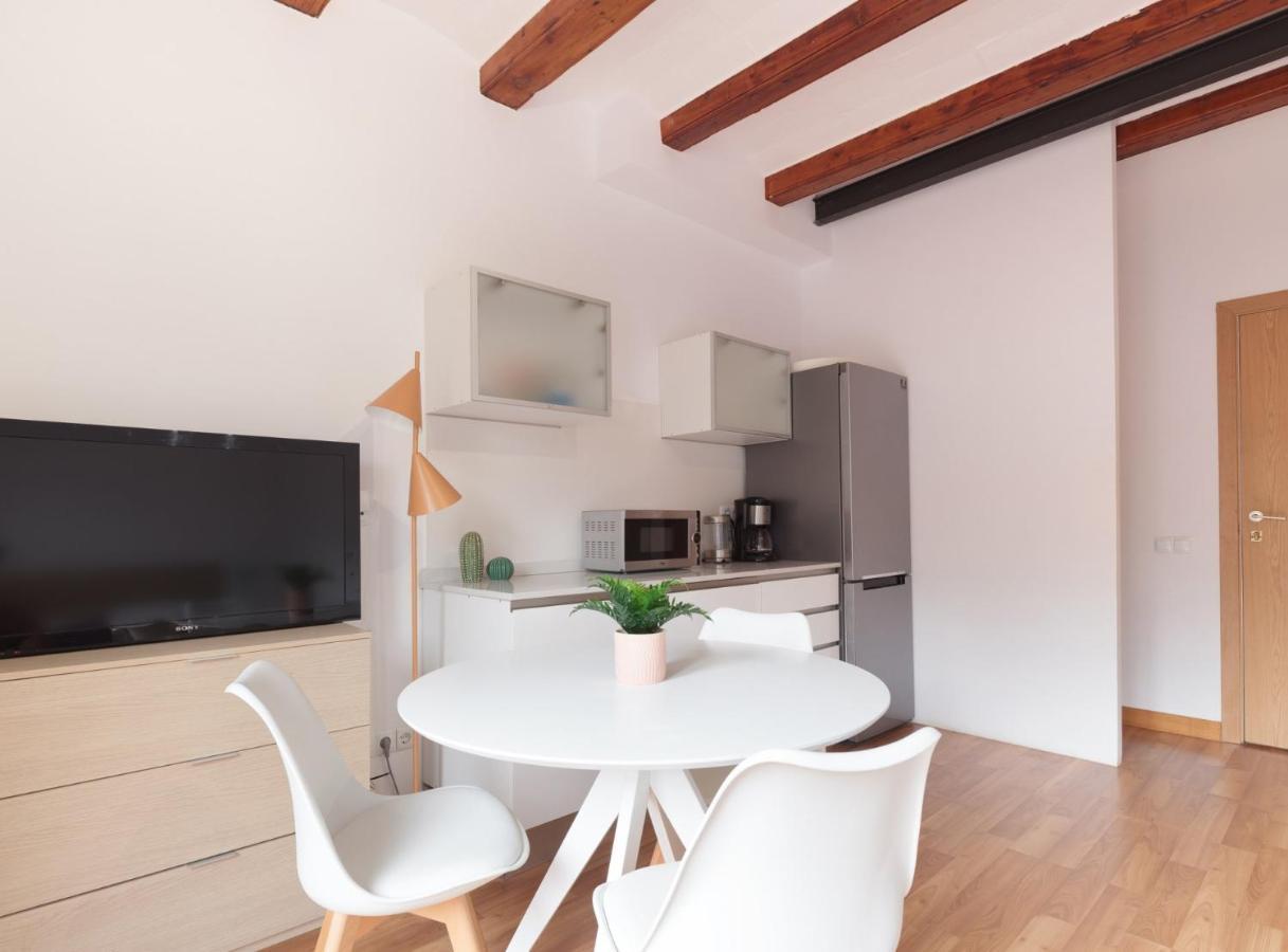 Spacious Doubleroom Apartment At Sants Barcelona Exterior photo