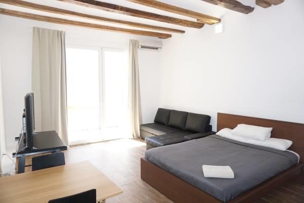 Spacious Doubleroom Apartment At Sants Barcelona Exterior photo